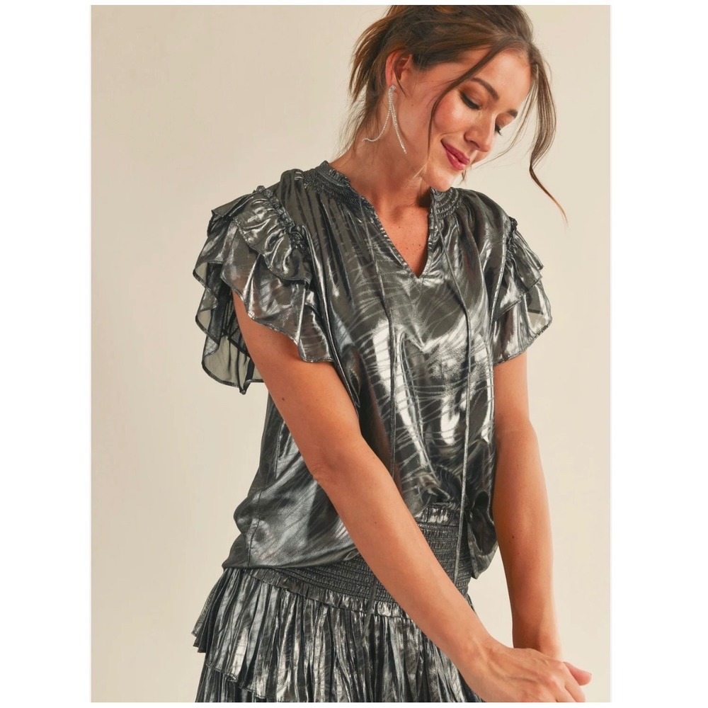 RESET by Jane Sasha Shine Blouse Flutter
Sleeve Black Silver Metallic Large‎ NWT